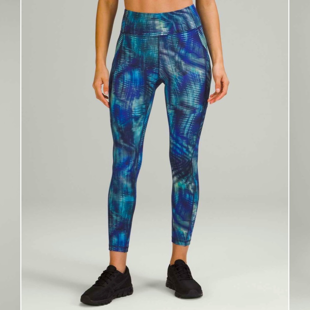 Lululemon Invigorate High-Rise Tight 25" *Foil Size 6 EUC Flux Blue Multi